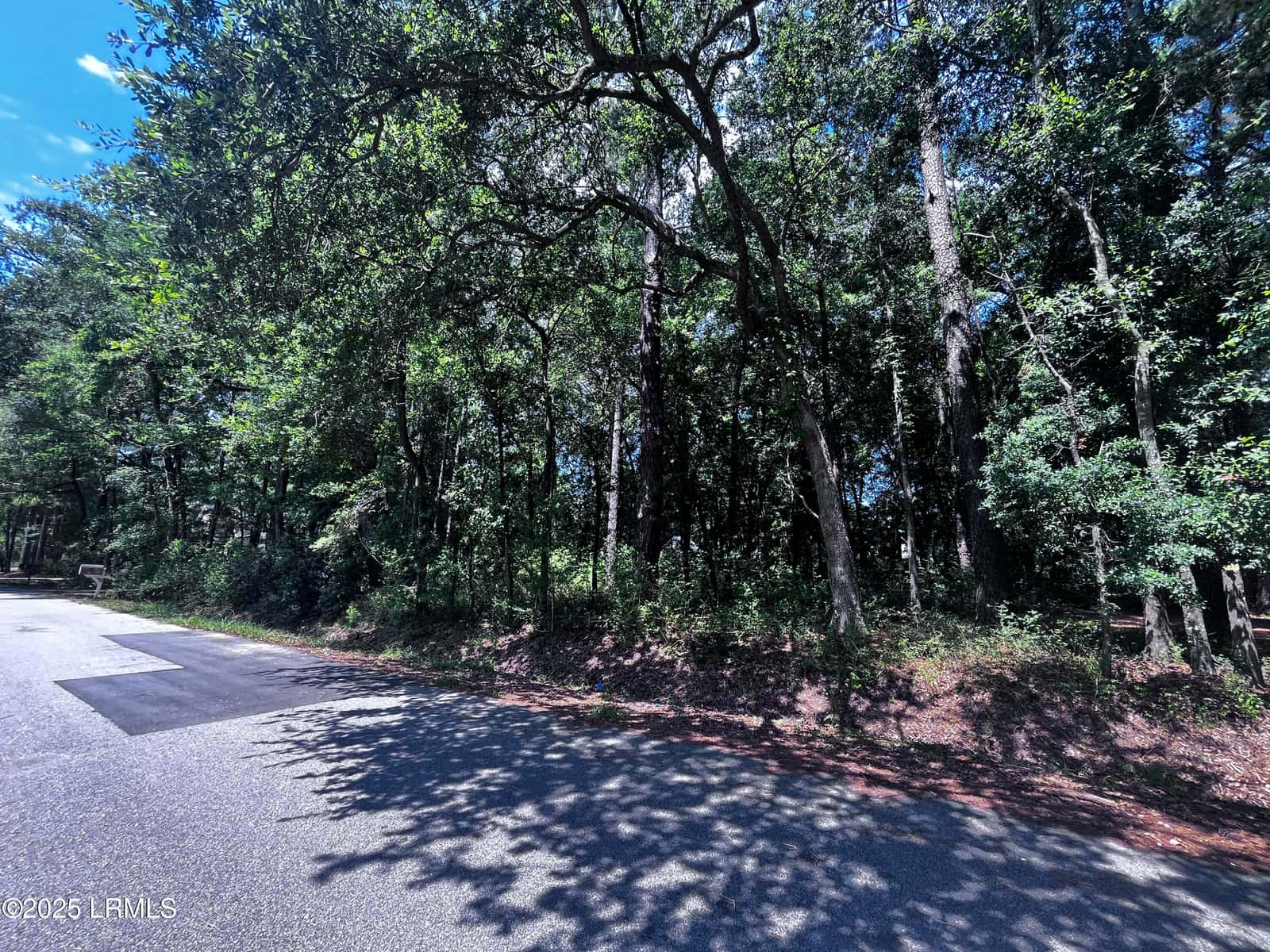 9 E River Drive, Beaufort, SC 29907 — photo 2 of 4