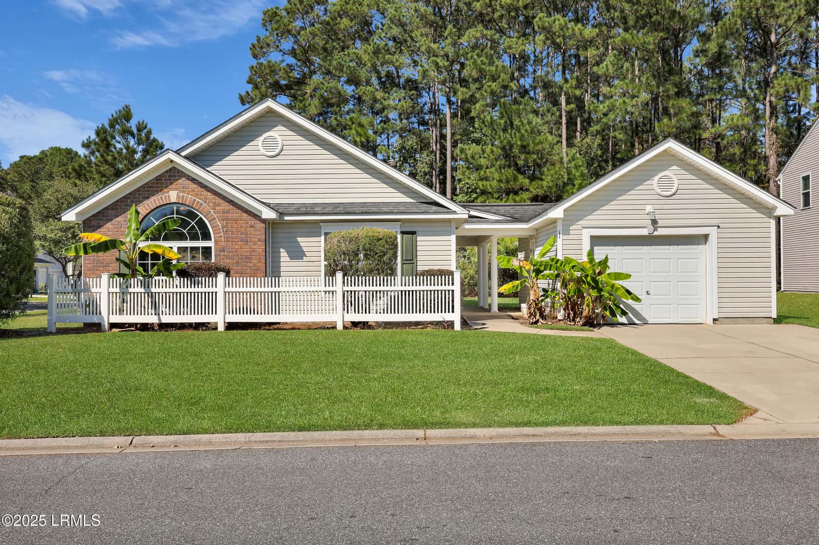 11 Savannah Oak Drive, Bluffton, SC 29910 — photo 2 of 34
