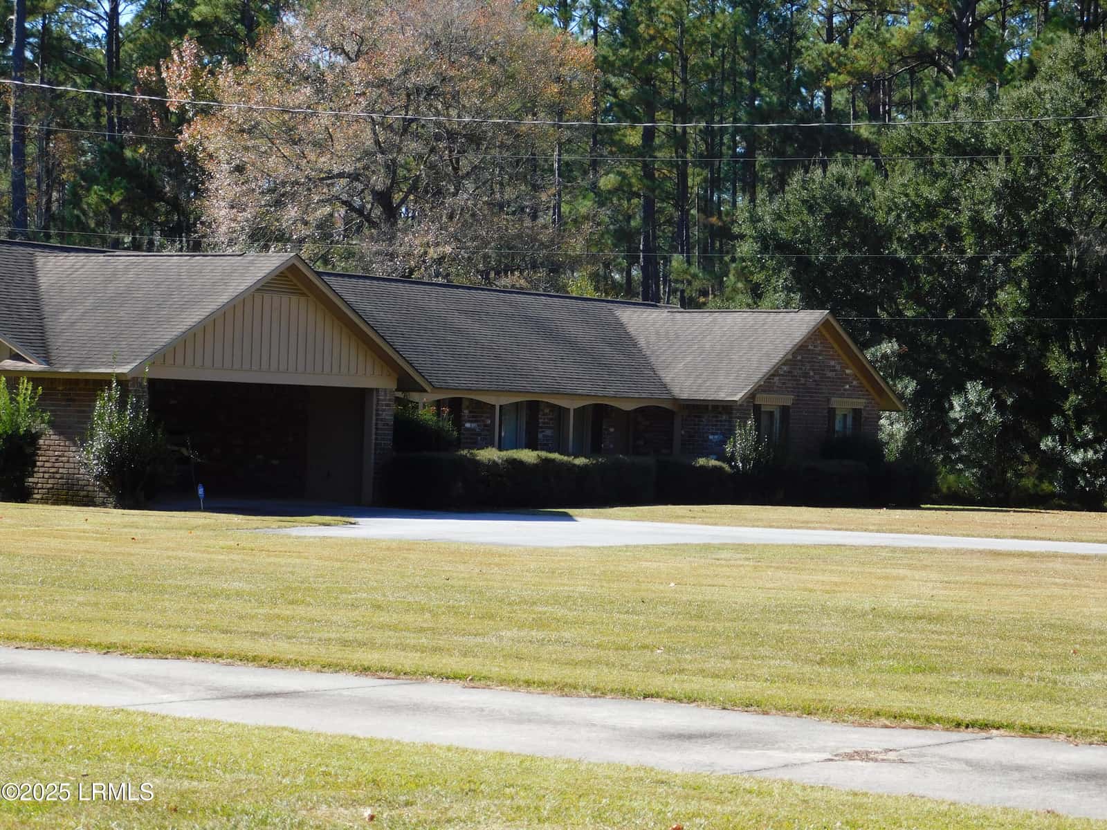 1608 Smiths Crossing, Ridgeland, SC 29936 — photo 2 of 36