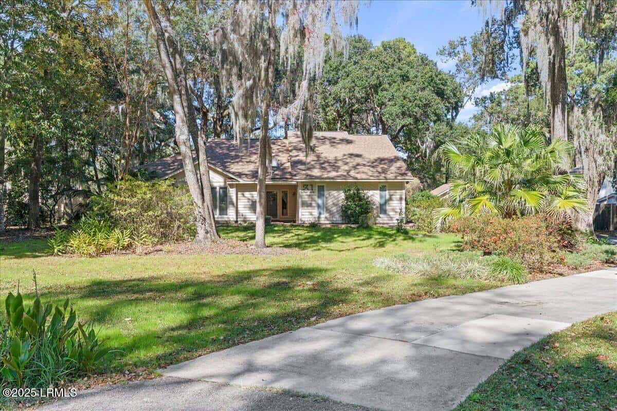 31 Chesterfield Lake Drive, Beaufort, SC 29906 — photo 2 of 42