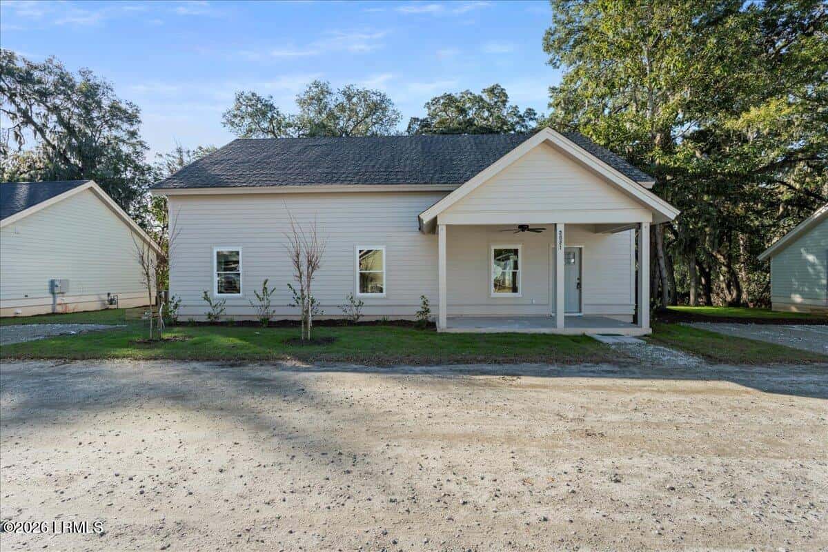 2021 Lafayette Street, Beaufort, SC 29902 — photo 3 of 100