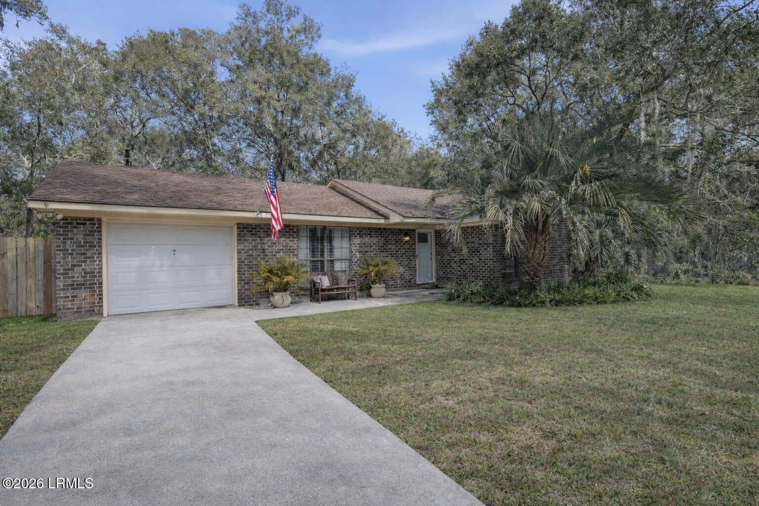 7 Woodbine Drive, Beaufort, SC 29907 — photo 3 of 29