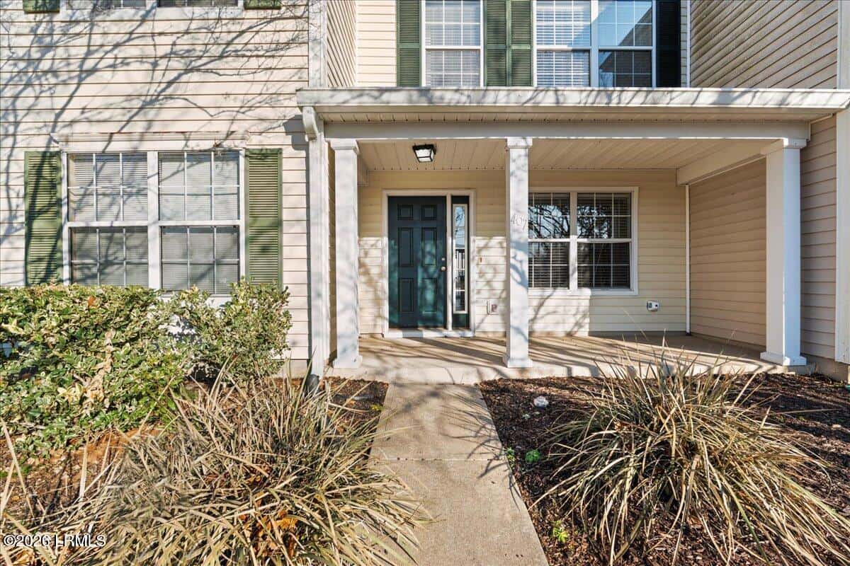 407 Lake Park Way, Bluffton, SC 29909 — photo 2 of 32