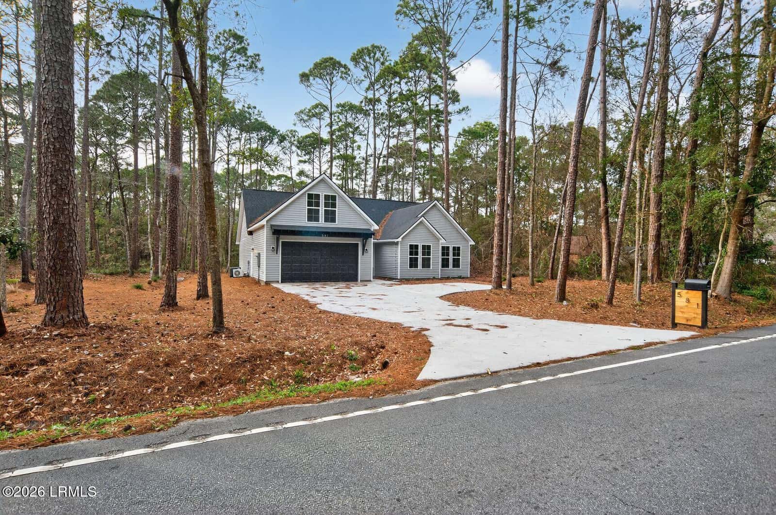 581 Sams Point Road, Beaufort, SC 29907 — photo 2 of 27