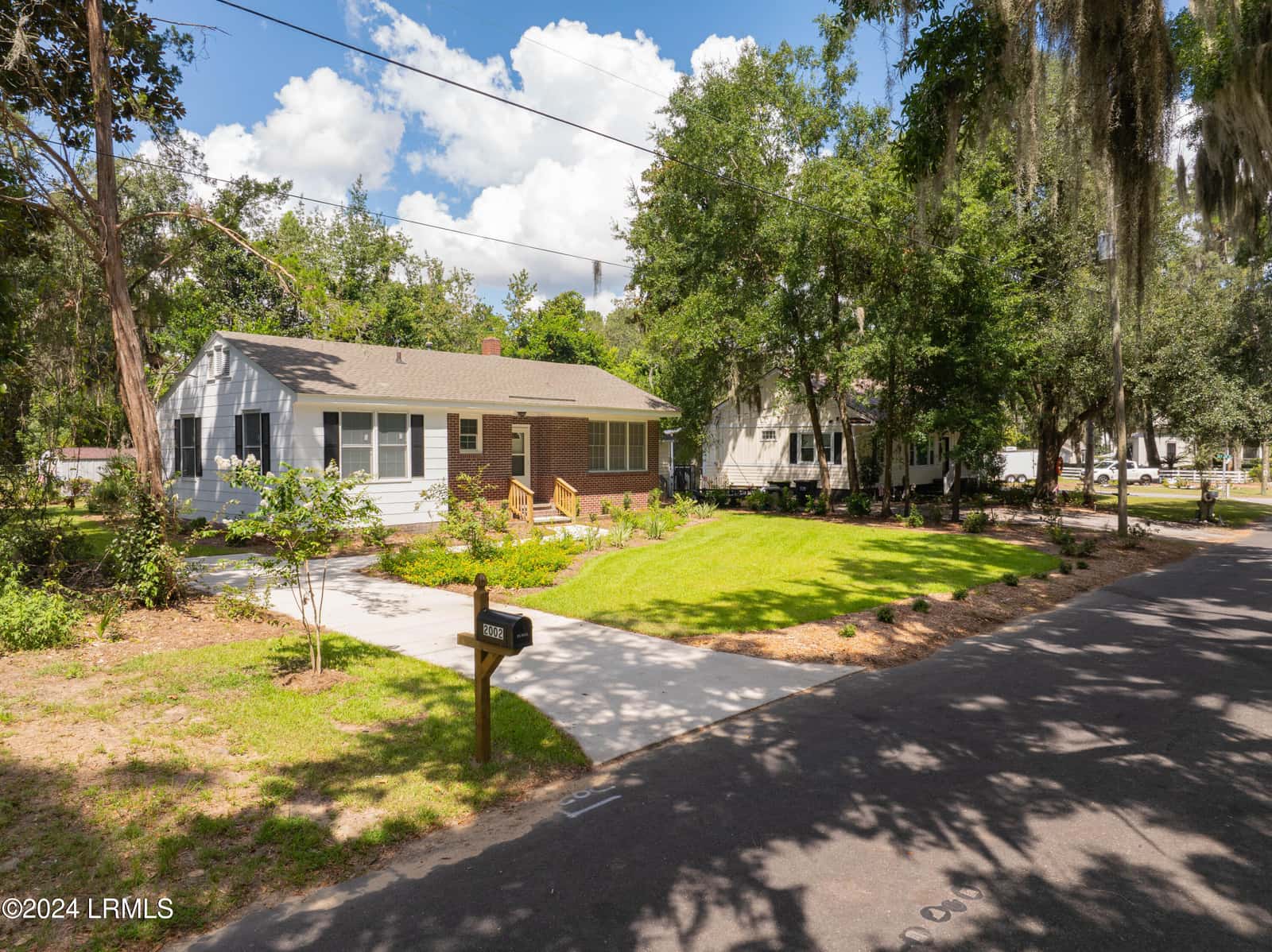 2002 Roper Street, Beaufort, SC 29902 — photo 4 of 48