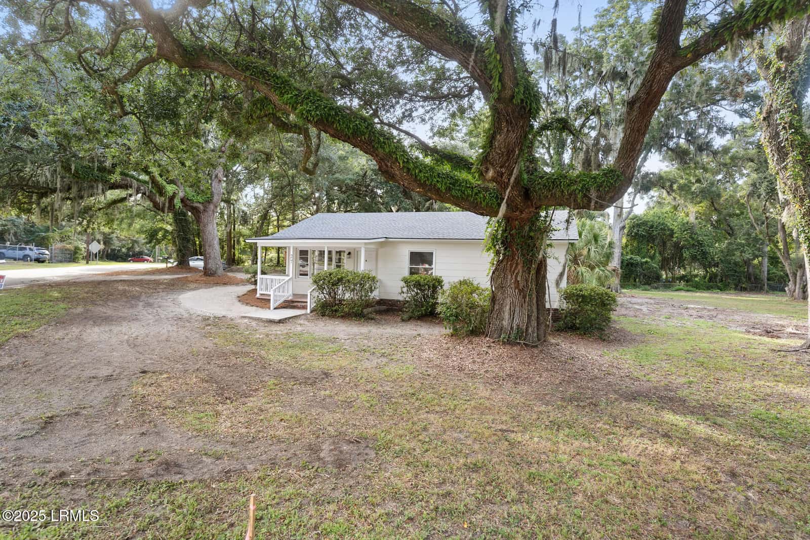 27 Miller Drive W, Beaufort, SC 29907 — photo 4 of 21