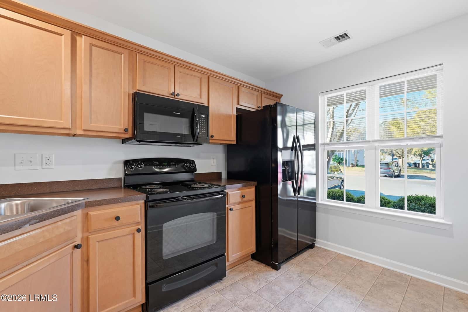 546 Candida Drive, Beaufort, SC 29906 — photo 4 of 32