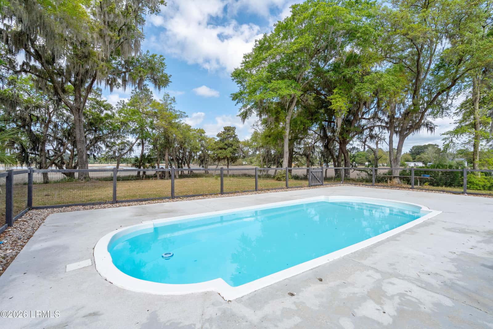 1638 Hampton Drive, Beaufort, SC 29906 — photo 4 of 37
