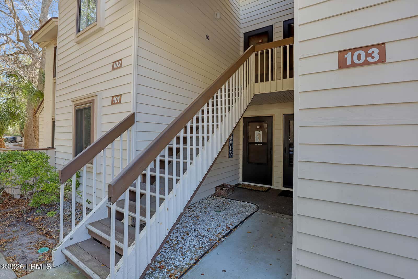 25 Deallyon Avenue 103, Hilton Head Island, SC 29928 — photo 2 of 36