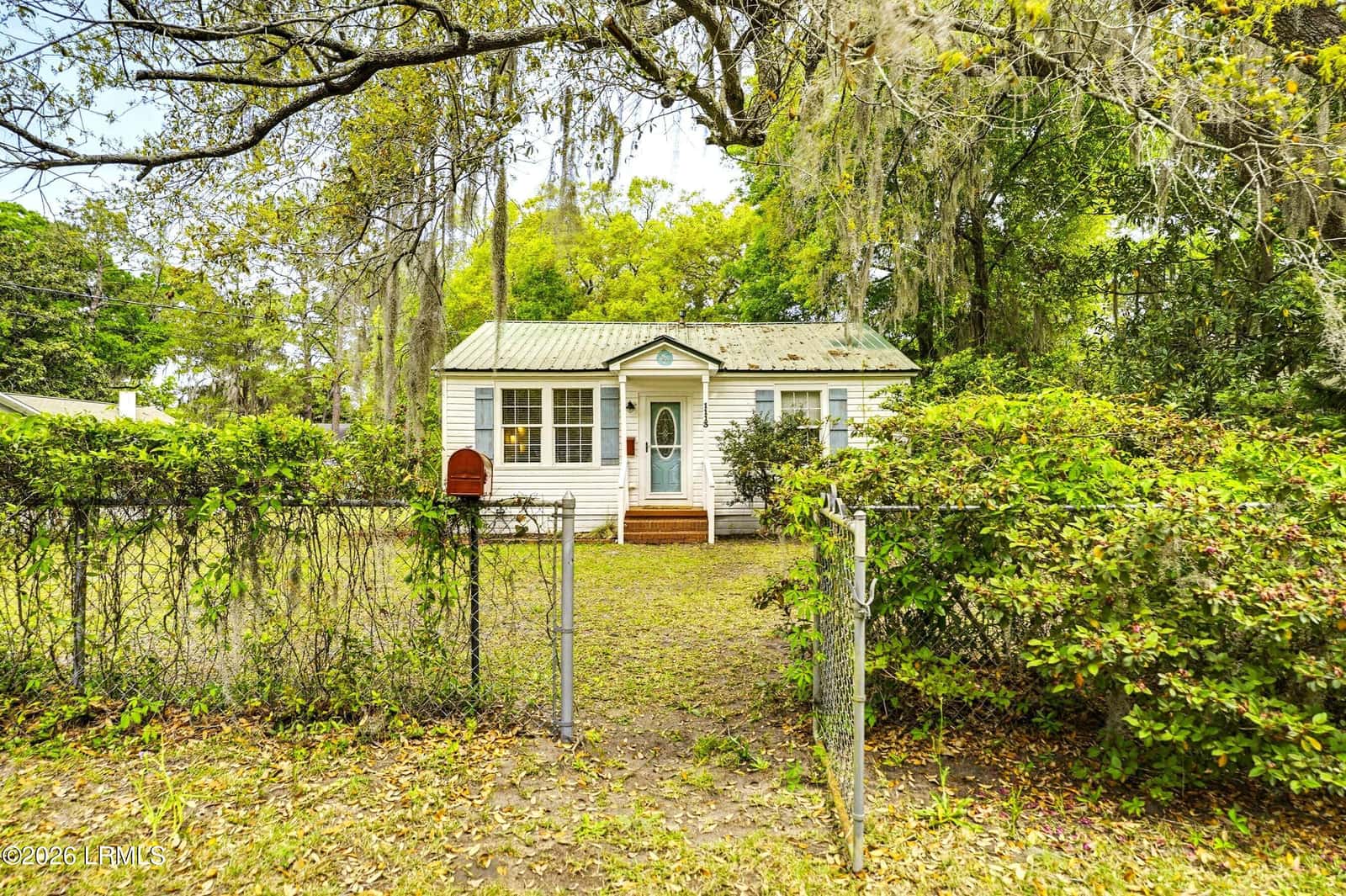 1113 Lafayette Street, Beaufort, SC 29902 — photo 2 of 31