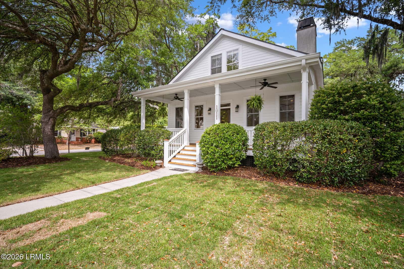 1011 Calhoun Street, Beaufort, SC 29902 — photo 3 of 64
