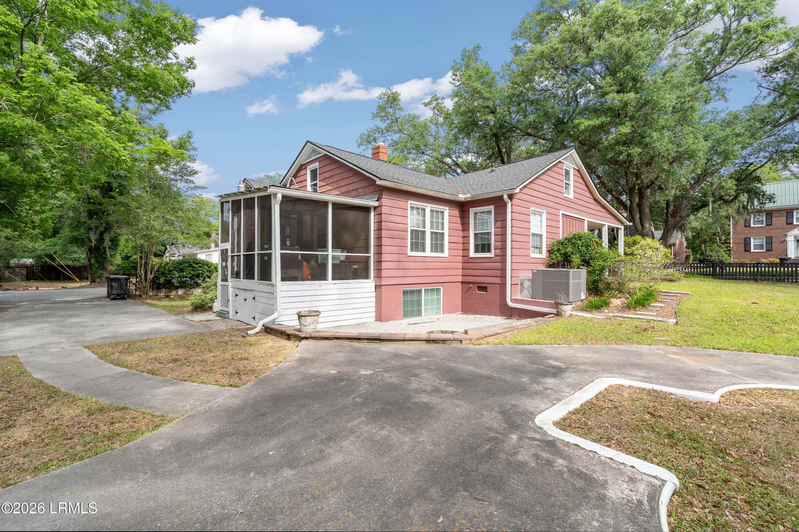 200 Warren Street, Walterboro, SC 29488 — photo 5 of 53