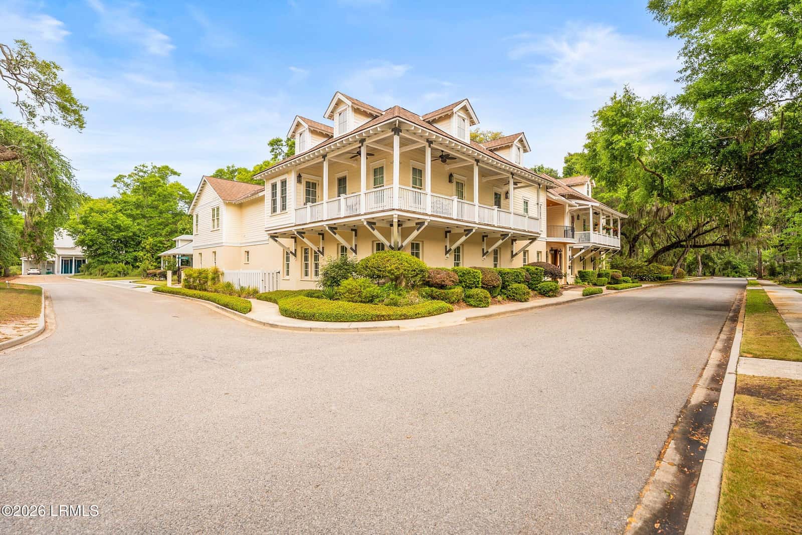 16 Jade Street A, Beaufort, SC 29907 — photo 2 of 61