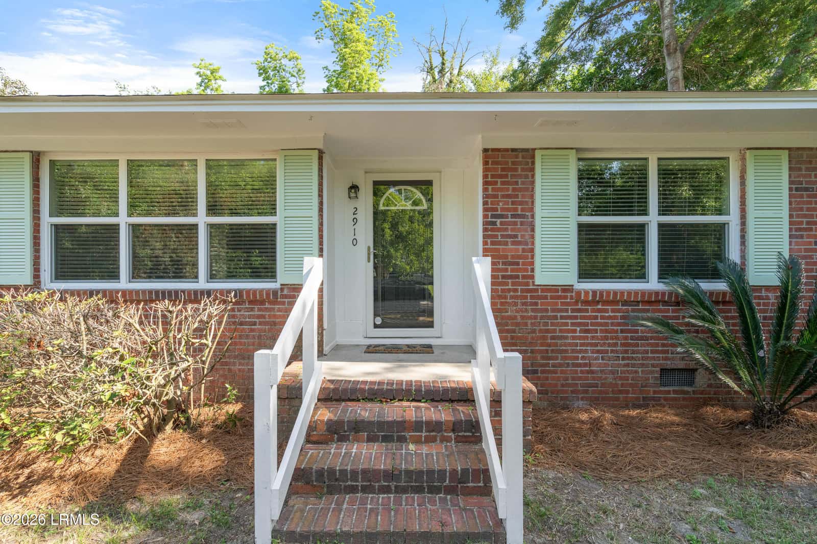 2910 Riverbank Drive, Beaufort, SC 29902 — photo 3 of 32