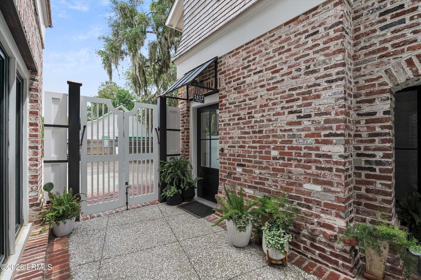 1612 W Paris Avenue, Port Royal, SC 29935 — photo 3 of 41