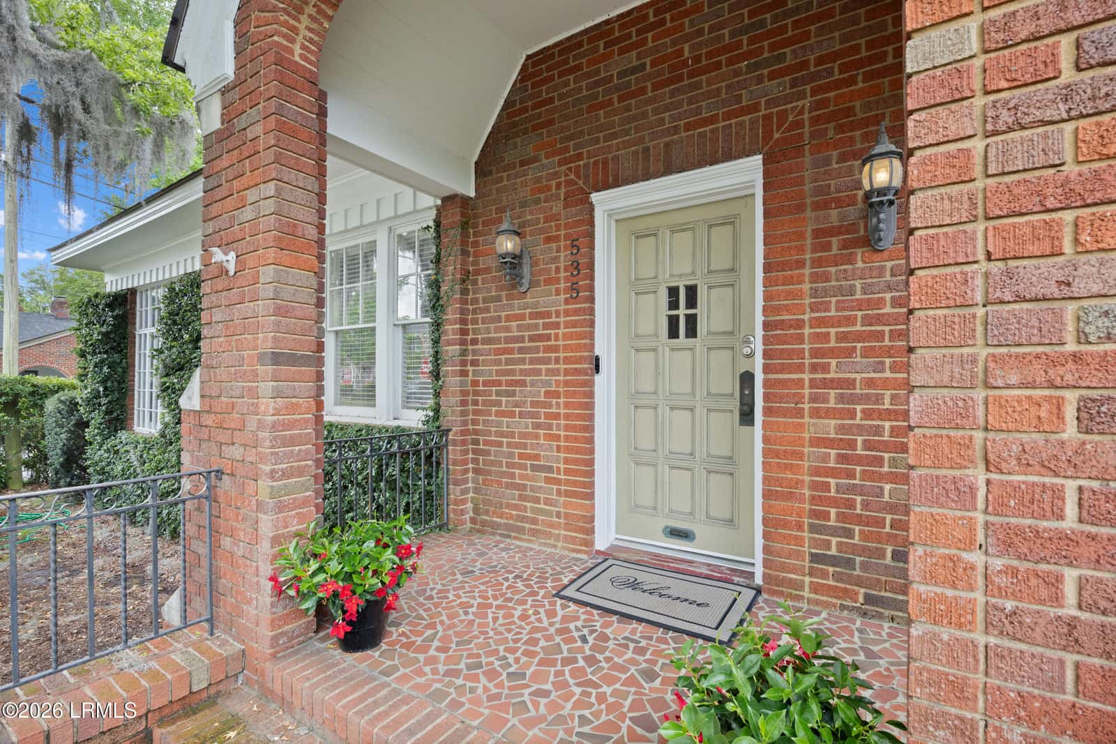 535 E 44th Street, Savannah, GA 31405 — photo 3 of 41