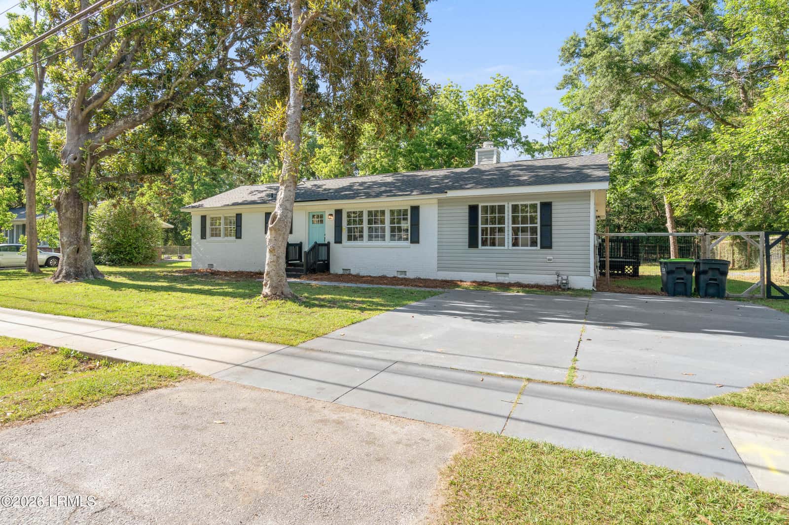 2315 Southside Boulevard, Beaufort, SC 29902 — photo 2 of 39