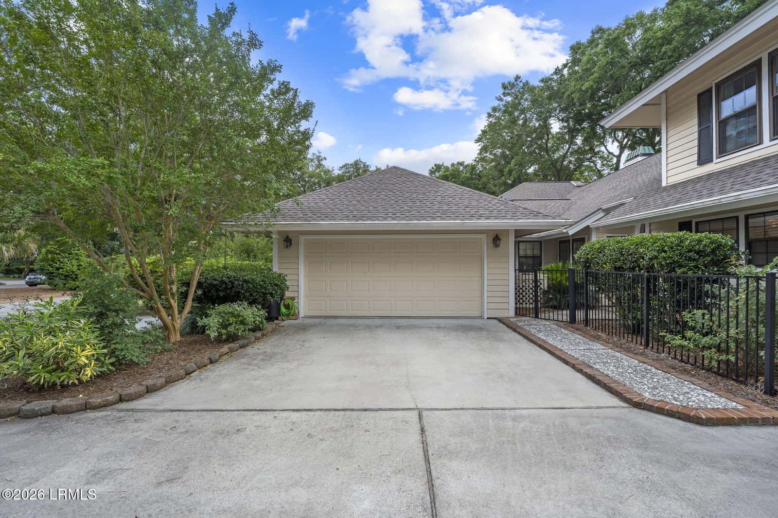 646 S Reeve Road 23, St. Helena Island, SC 29920 — photo 2 of 45
