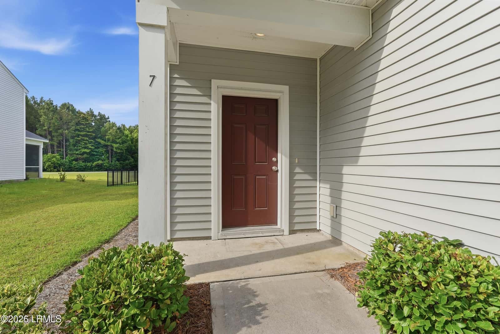 7 Woodland Court, Bluffton, SC 29910 — photo 3 of 41