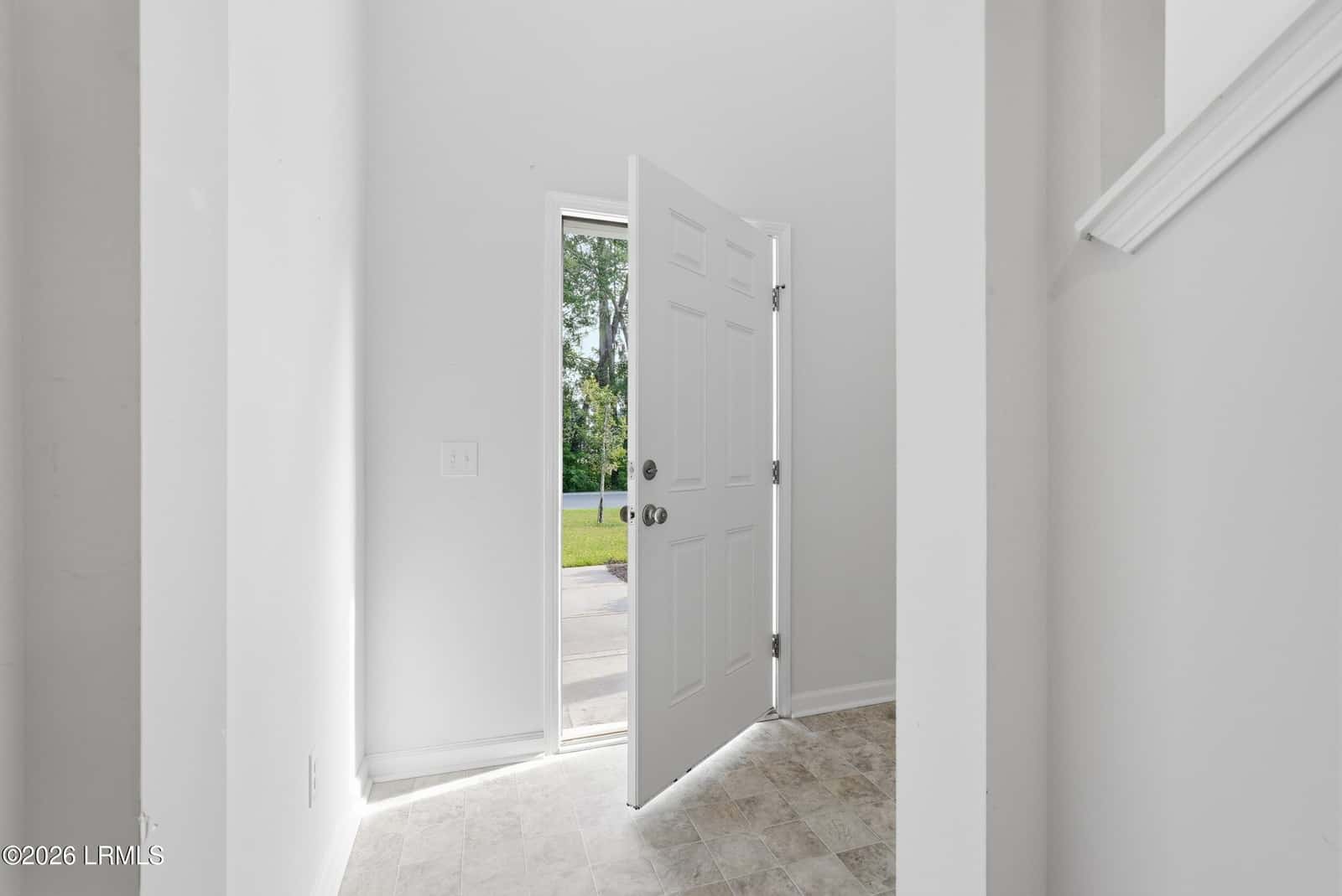 7 Woodland Court, Bluffton, SC 29910 — photo 5 of 41