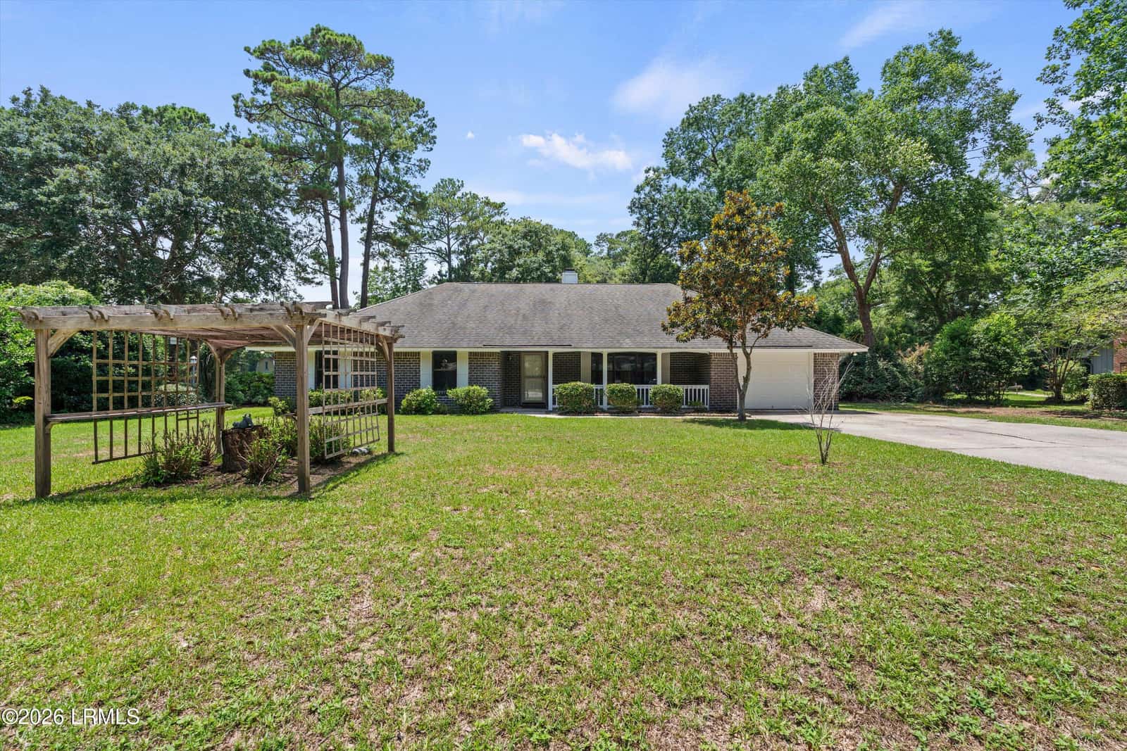 22 Chesterfield Drive, Beaufort, SC 29906 — photo 2 of 38