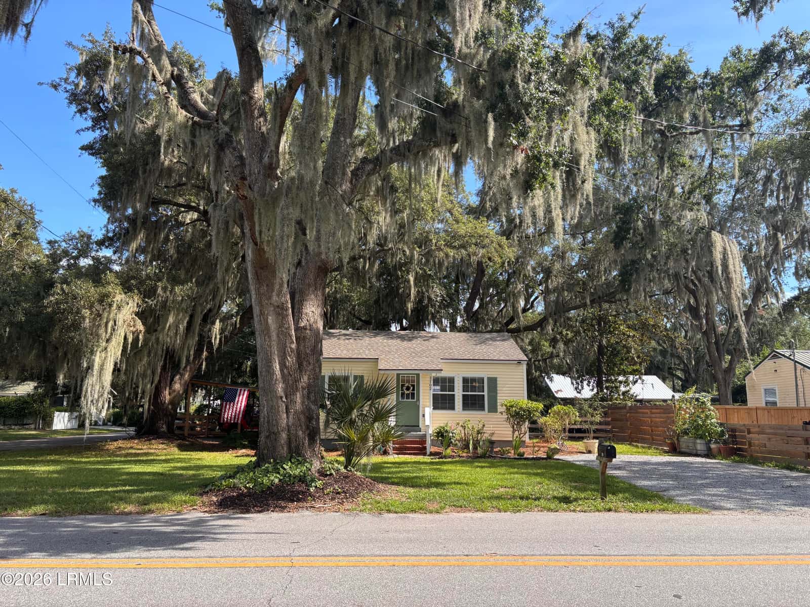 1102 Lafayette Street, Beaufort, SC 29902 — photo 3 of 21