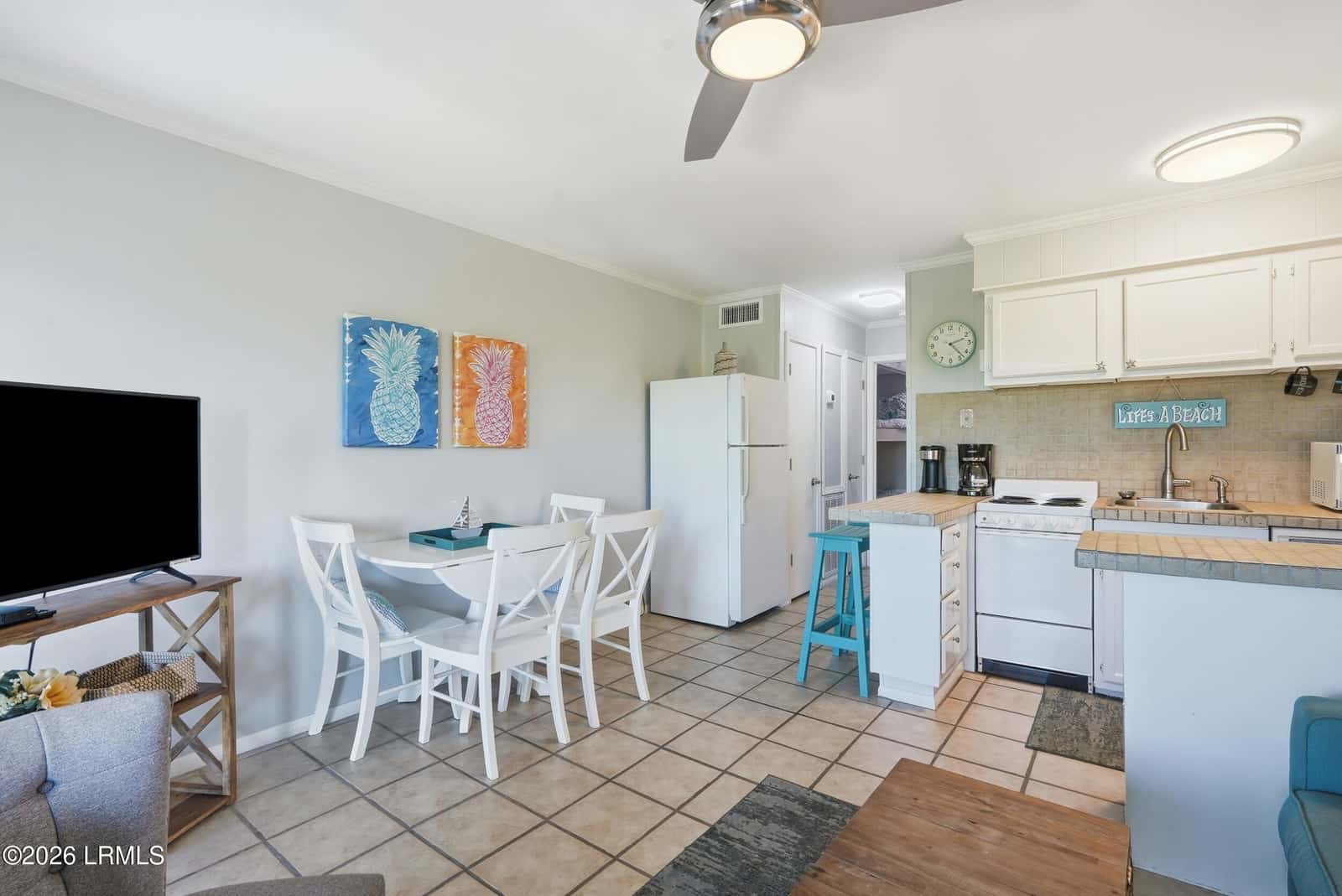 40 Folly Field Road C302, Hilton Head Island, SC 29928 — photo 5 of 42