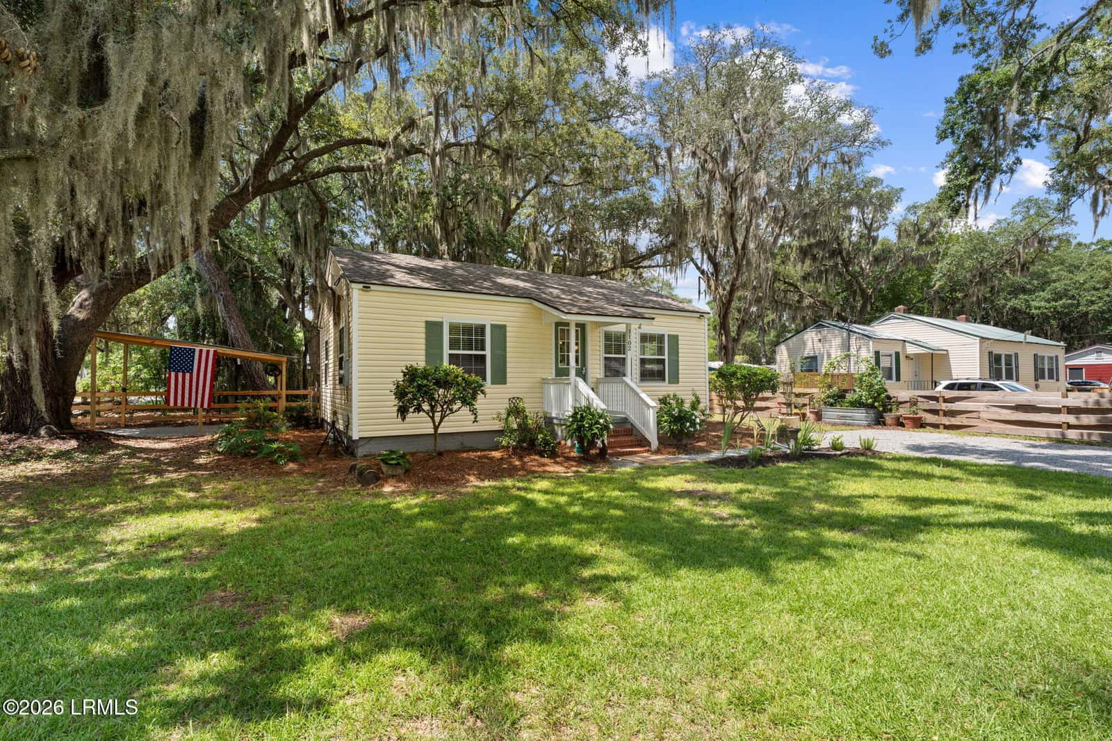 1102 Lafayette Street, Beaufort, SC 29902 — photo 2 of 45