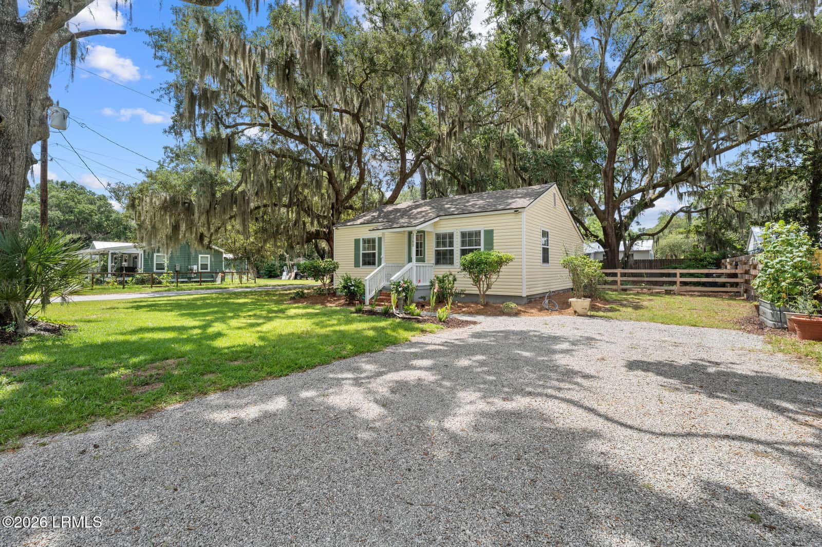 1102 Lafayette Street, Beaufort, SC 29902 — photo 3 of 36