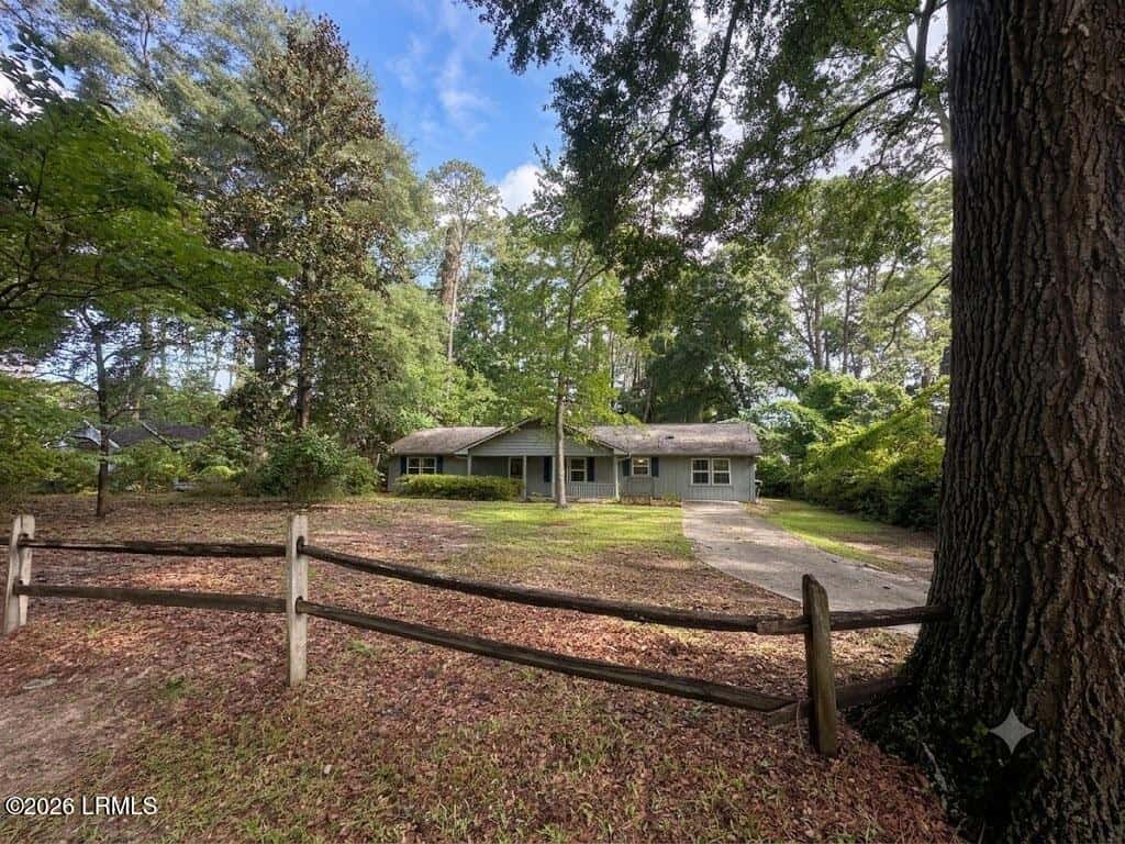 2505 Hermitage Road, Beaufort, SC 29902 — photo 4 of 50