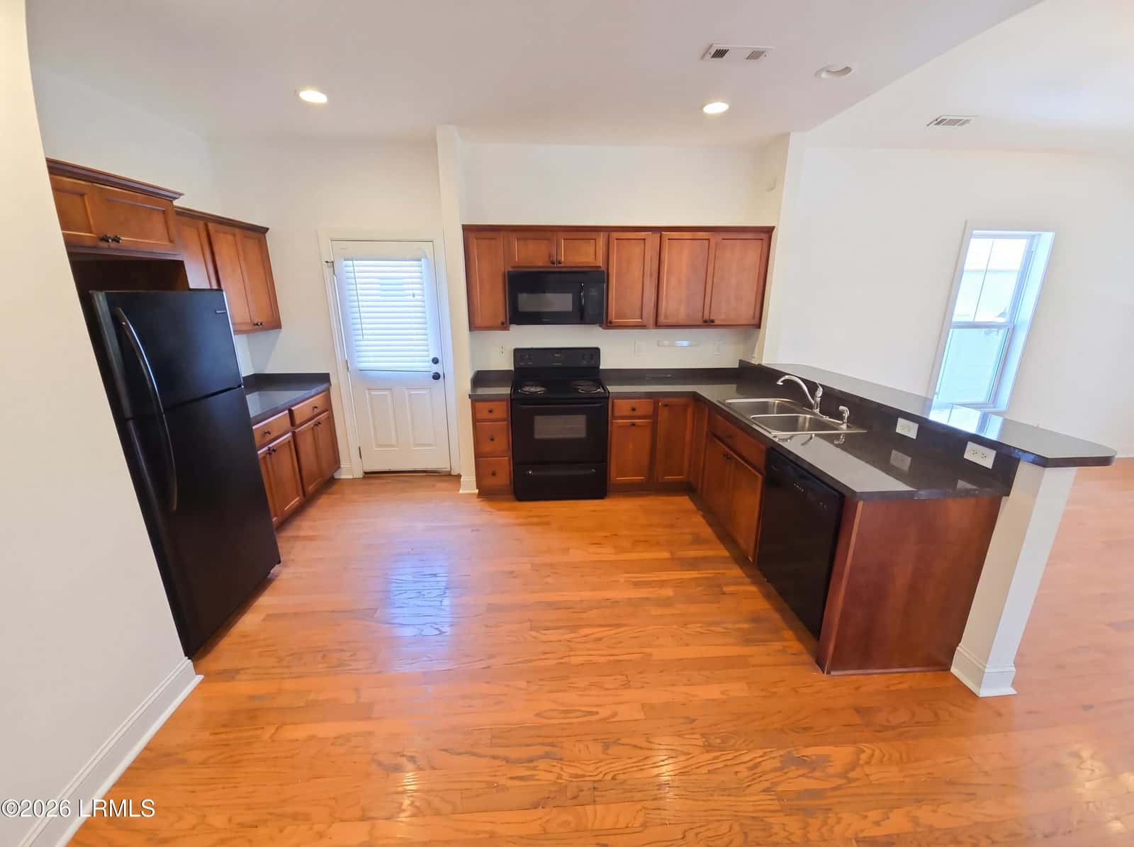 6 Bradford Court, Beaufort, SC 29902 — photo 2 of 19