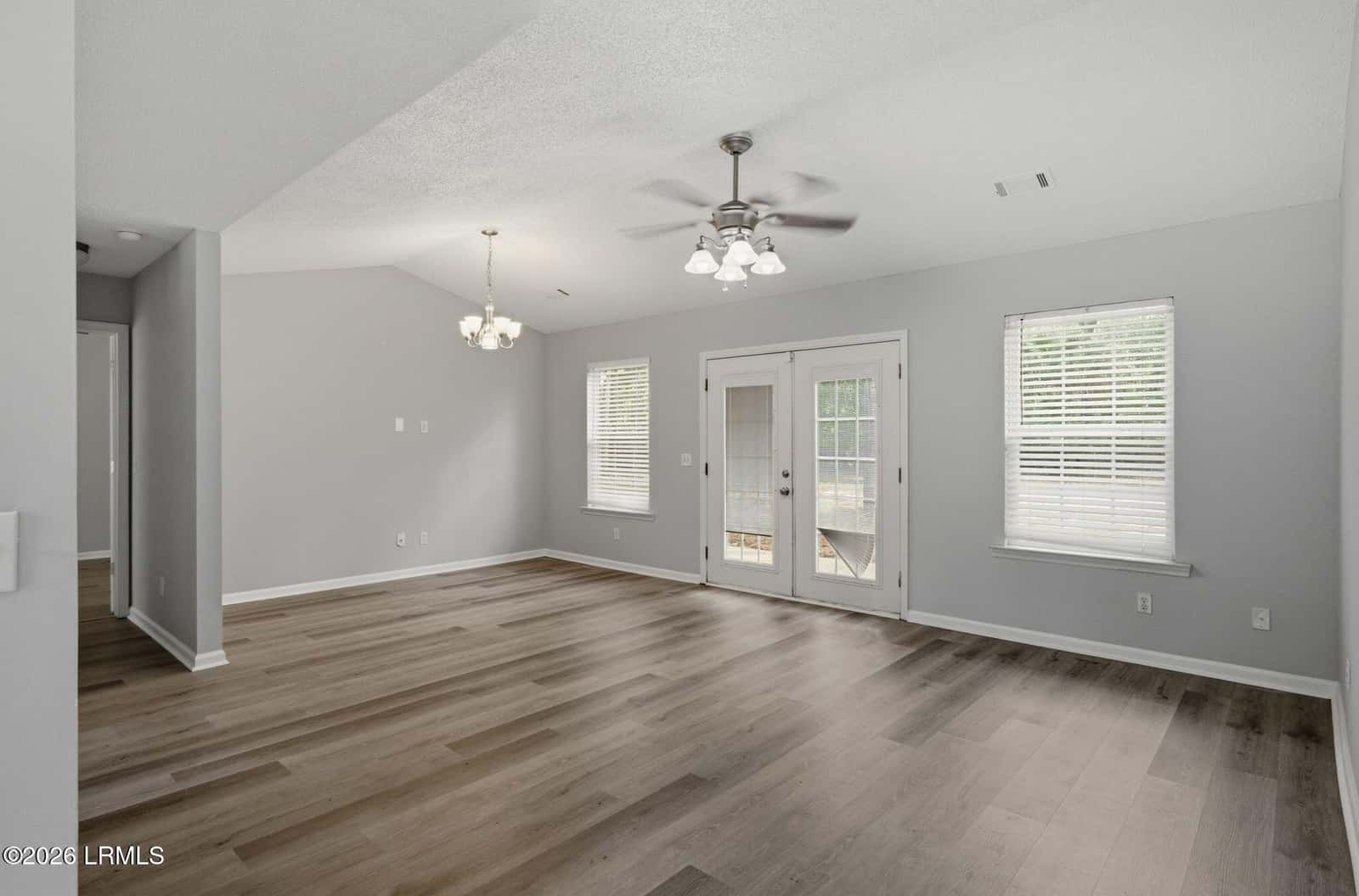 8 Star Magnolia Drive, Beaufort, SC 29907 — photo 5 of 31