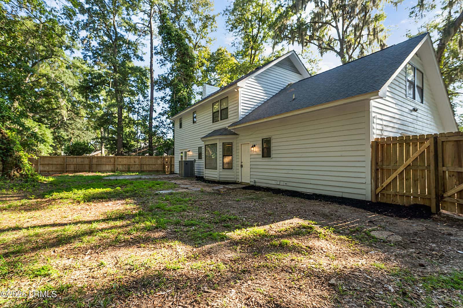 19 Chesterfield Drive, Beaufort, SC 29906 — photo 5 of 50