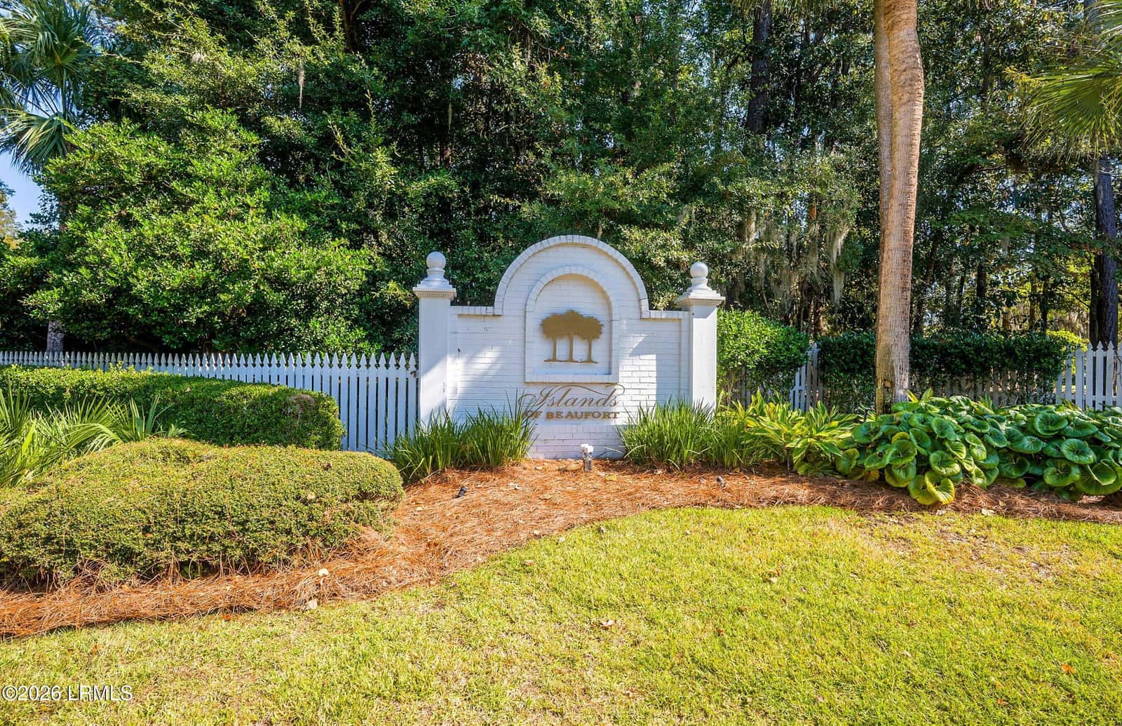 111 Palmetto Place, Beaufort, SC 29902 — photo 3 of 20
