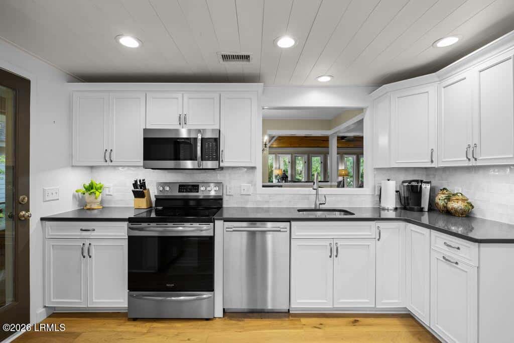 652 S Reeve Road, St. Helena Island, SC 29920 — photo 5 of 36