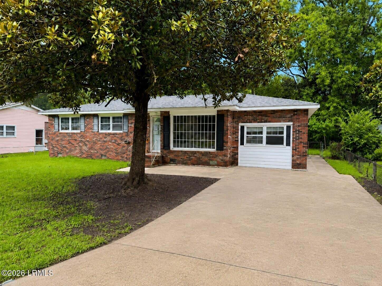 129 Belknap Road, Goose Creek, SC 29445 — photo 2 of 24