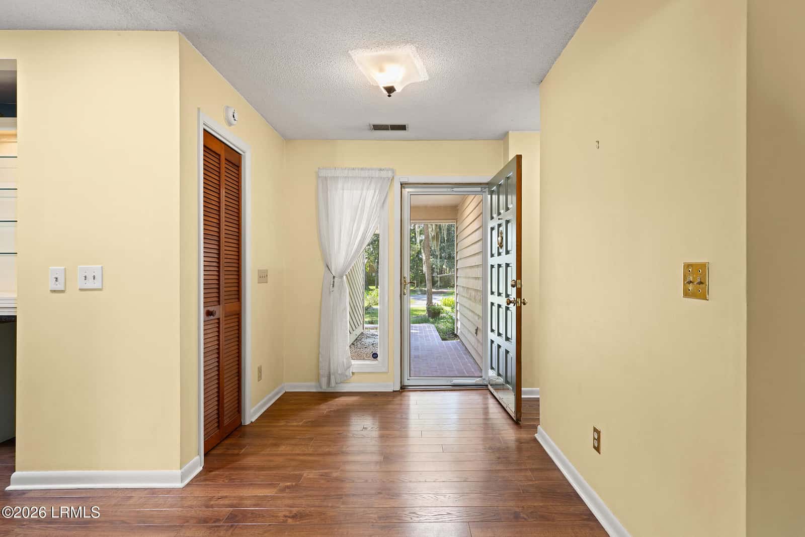31 Chesterfield Lake Drive, Beaufort, SC 29906 — photo 4 of 43