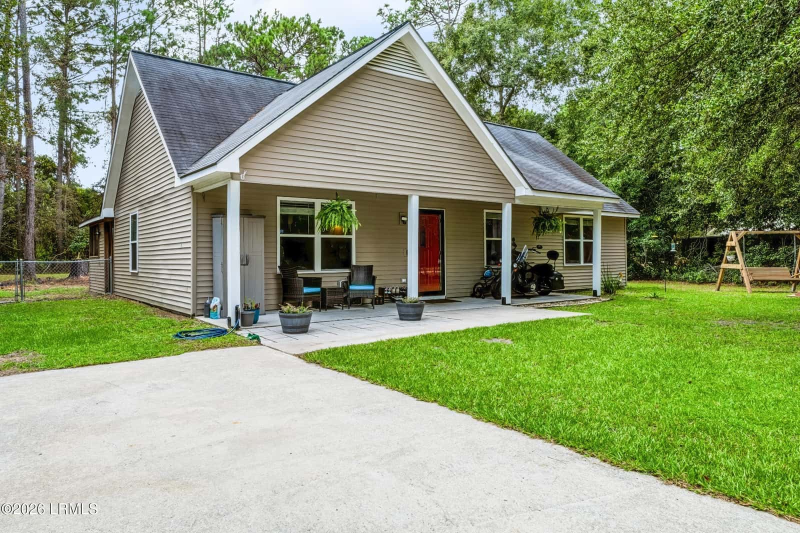 16 Hewlett Road, Beaufort, SC 29907 — photo 4 of 36