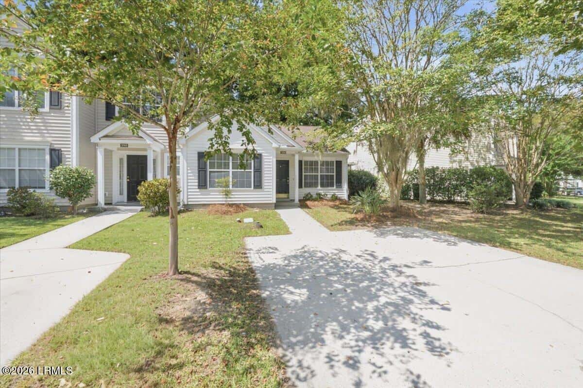 388 Gardners Circle, Bluffton, SC 29910 — photo 2 of 38