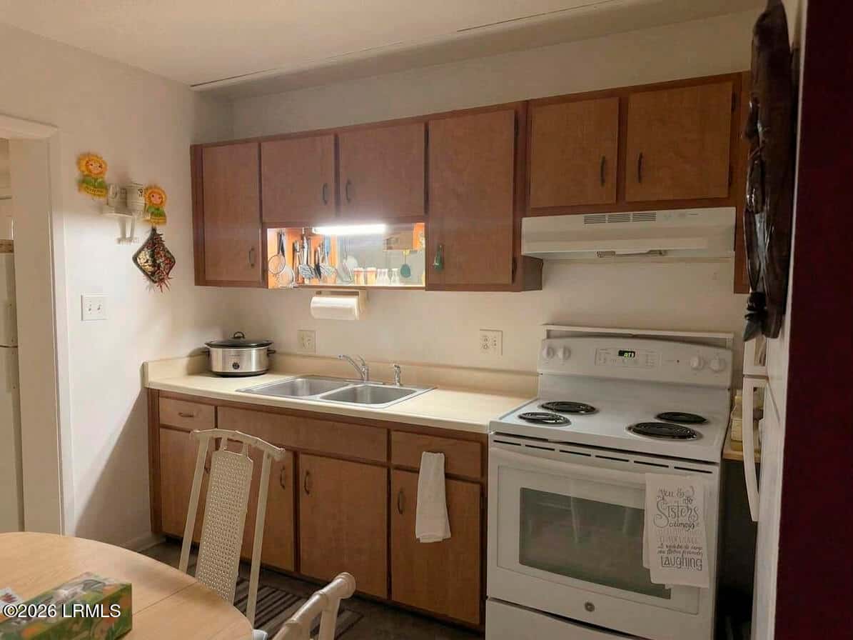 6 Point Comfort Road 9b, Hilton Head Island, SC 29928 — photo 4 of 9