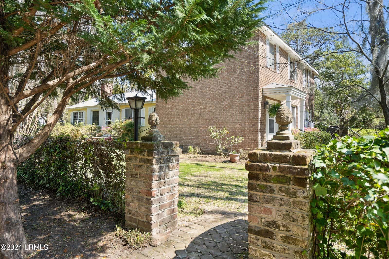 809 Hamilton Street, Beaufort, SC 29902 — photo 2 of 49