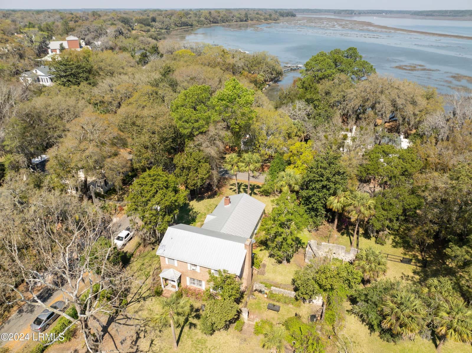 809 Hamilton Street, Beaufort, SC 29902 — photo 1 of 49