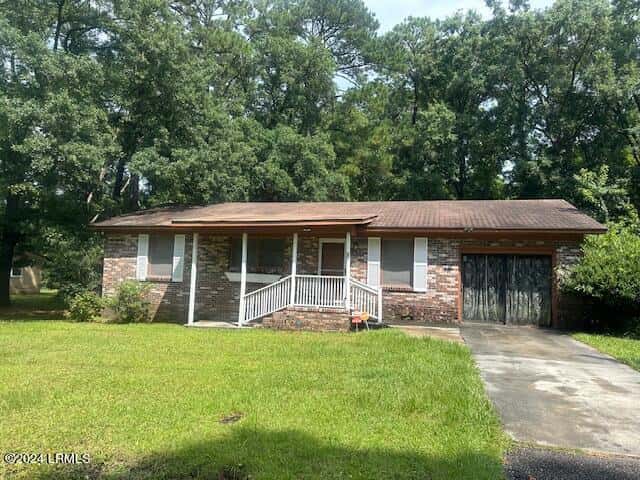 8 Taylor Street, Beaufort, SC 29906 — photo 1 of 19