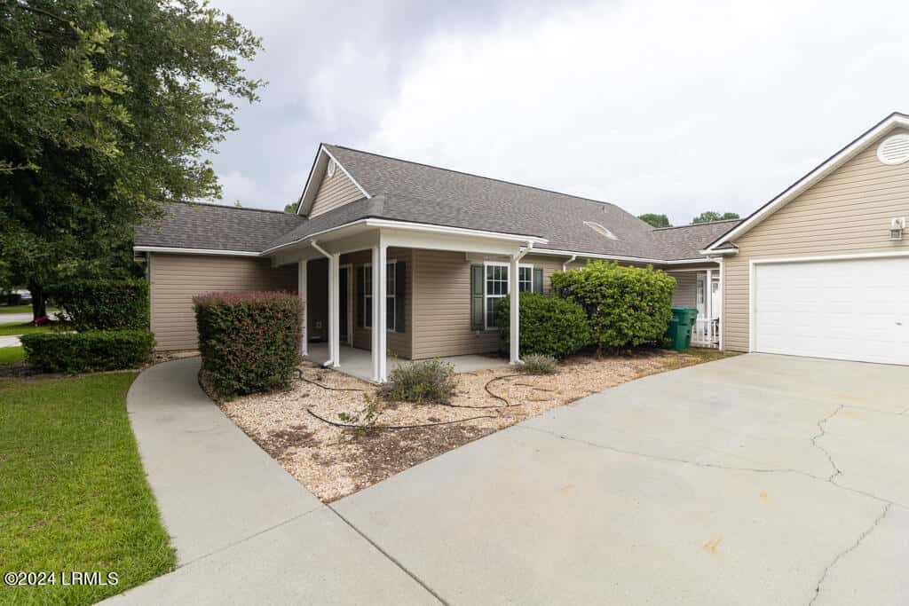 74 Bridgewater Drive, Bluffton, SC 29910 — photo 4 of 57