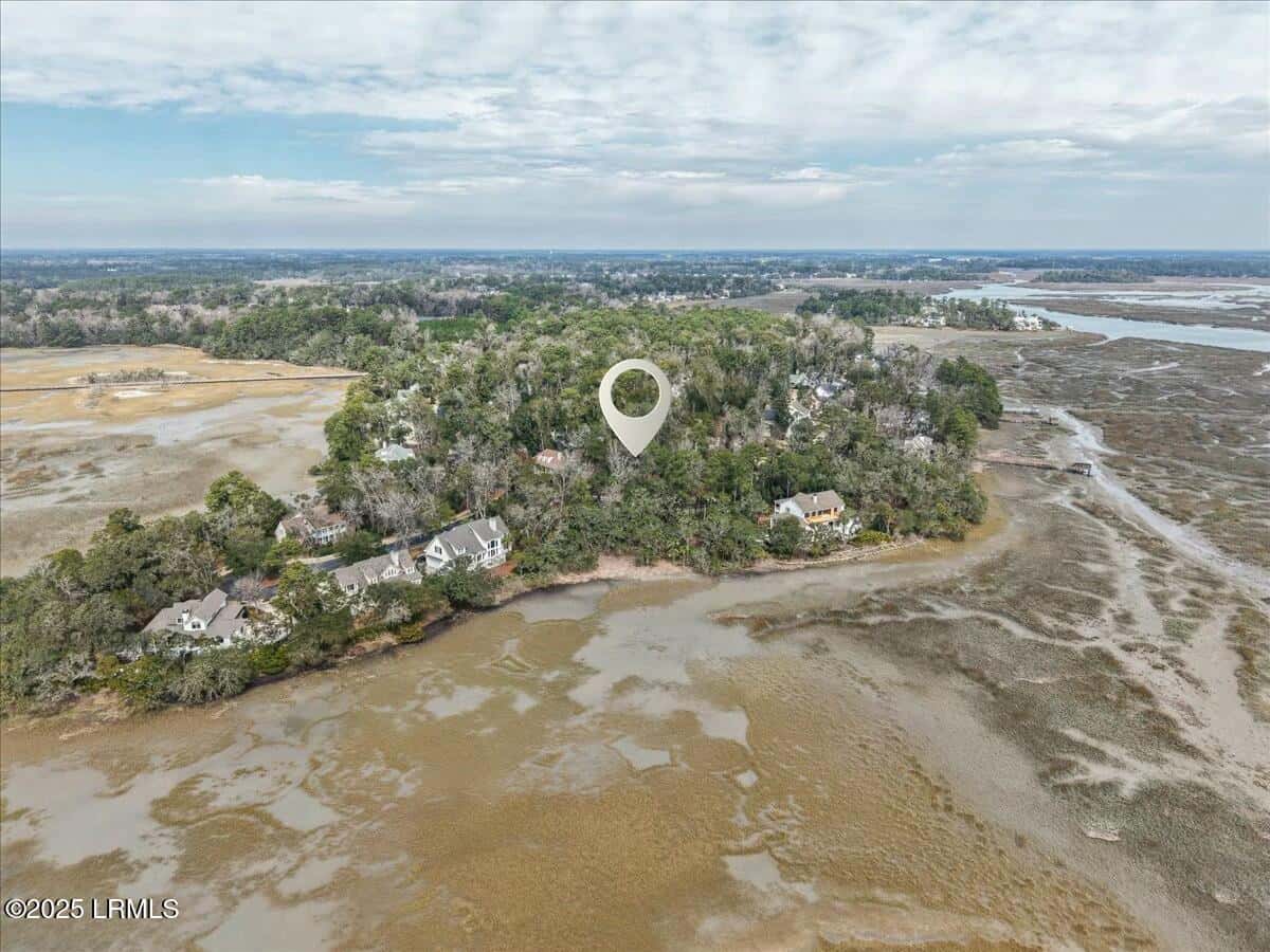 304 De La Gaye Point, Beaufort, SC 29902 — photo 7 of 16