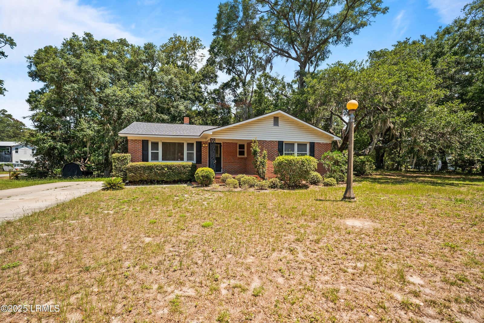 25 Miller Drive W, Beaufort, SC 29907 — photo 1 of 37