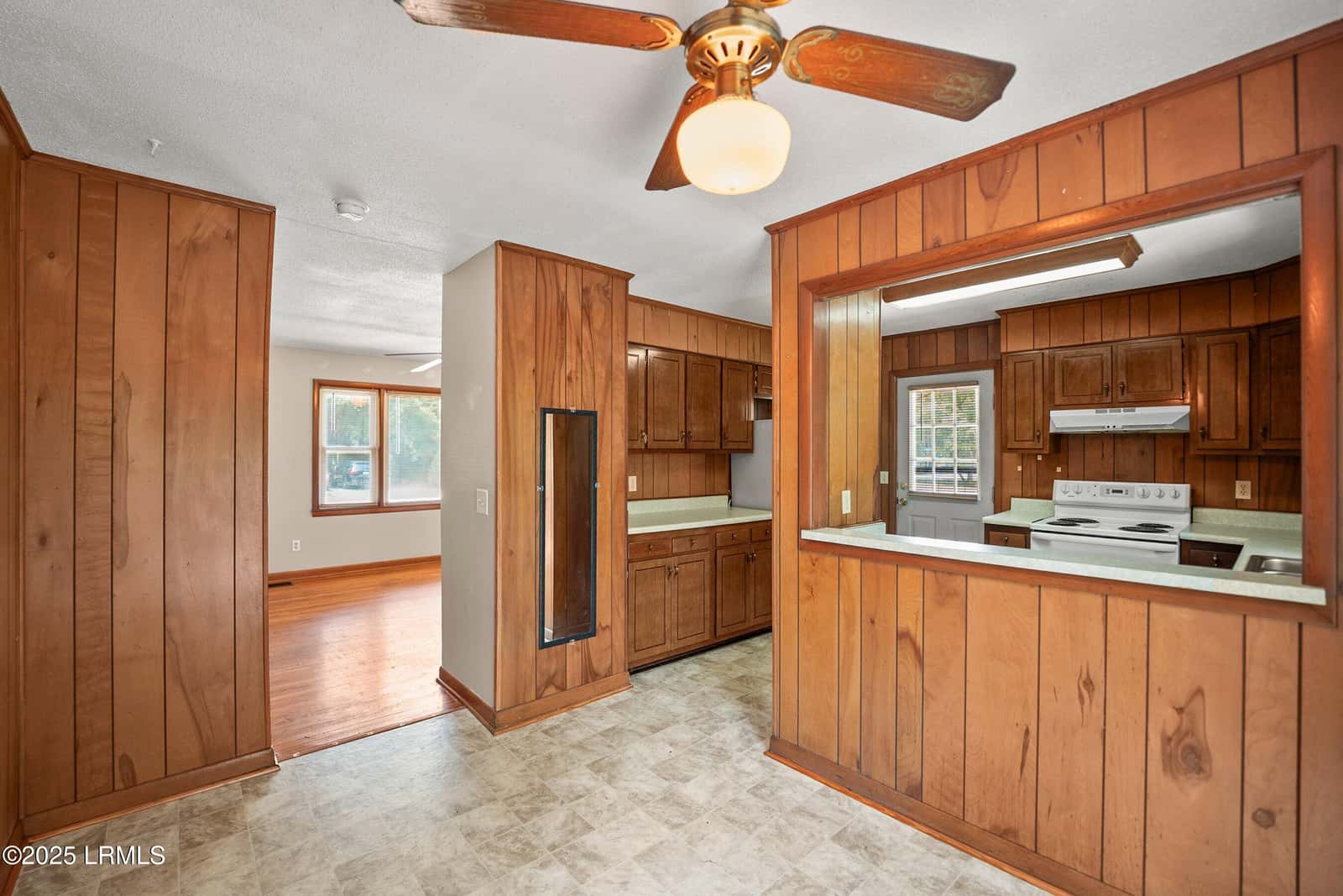 25 Miller Drive W, Beaufort, SC 29907 — photo 8 of 37
