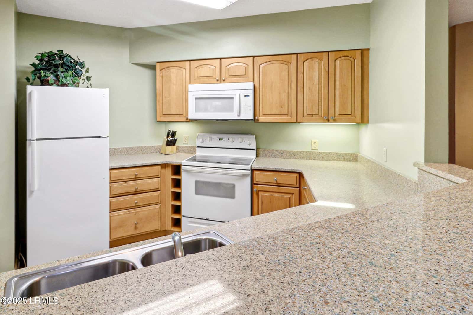 55 Barcelona Road 226-1, Hilton Head Island, SC 29928 — photo 10 of 35