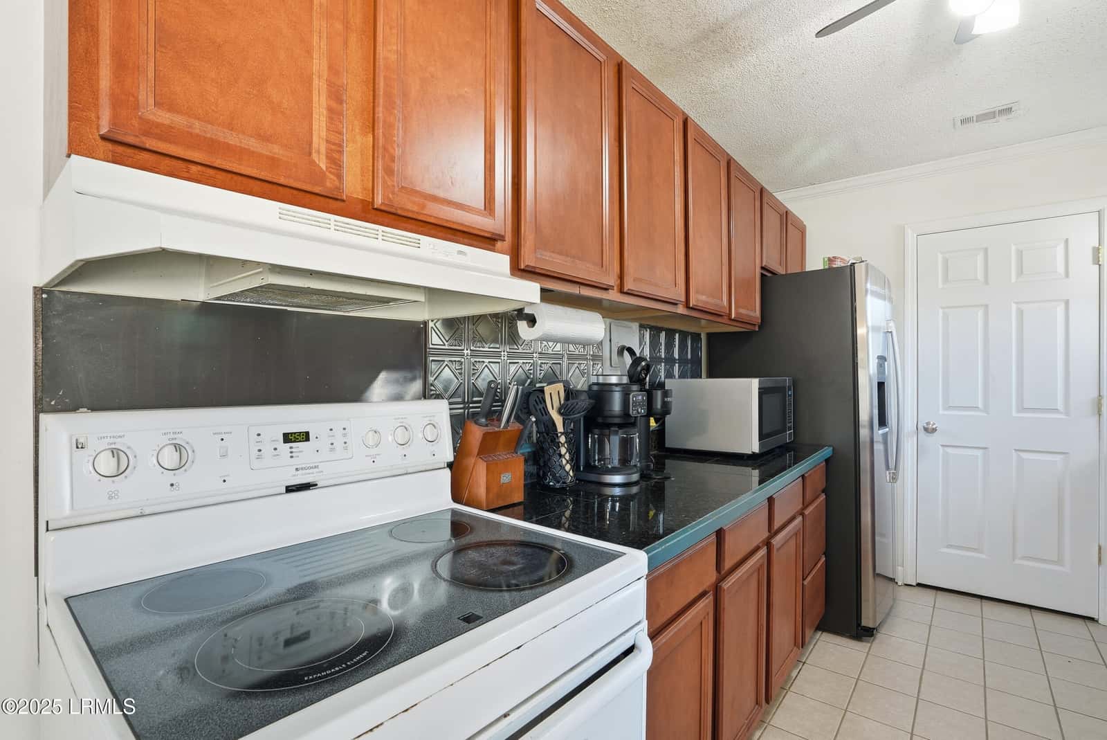 1109 Old Trail Road, Beaufort, SC 29902 — photo 7 of 24