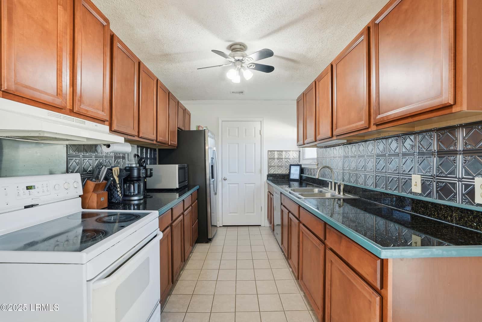1109 Old Trail Road, Beaufort, SC 29902 — photo 8 of 24